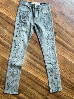 Men's Gray Studded Paisley Skinny Jeans
